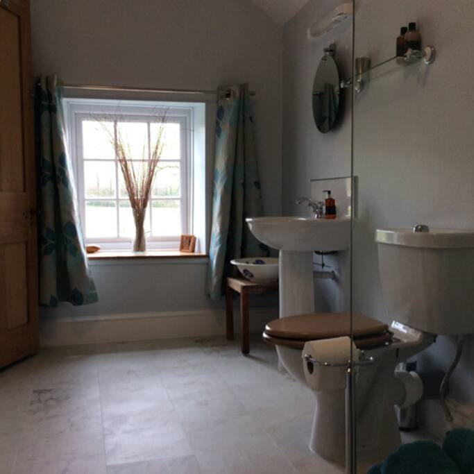 Large private shower room