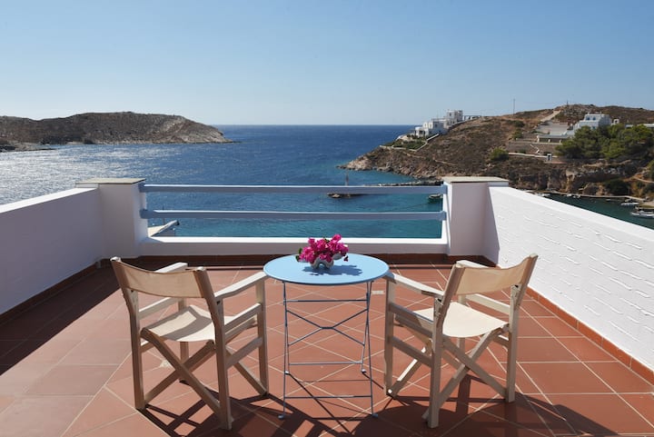 SYROS//Erina House...comfy with sea view!!