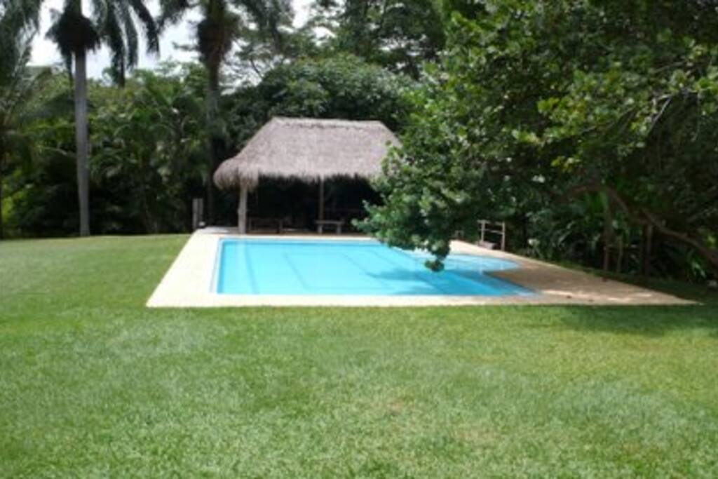 Piscina y Kiosko