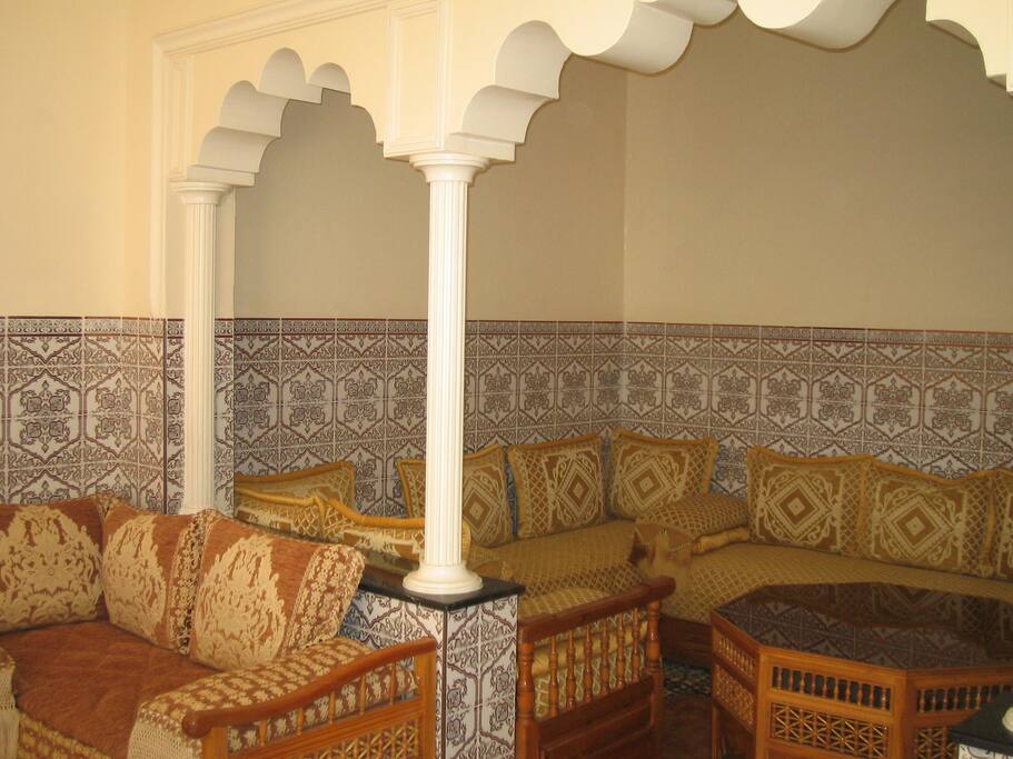 Le grand salon et un petit salon au RDC
