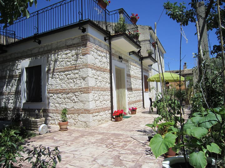 Rapino in Majella Park, Private Garden Apartment. Apartments for Rent in Rapino,, Chieti