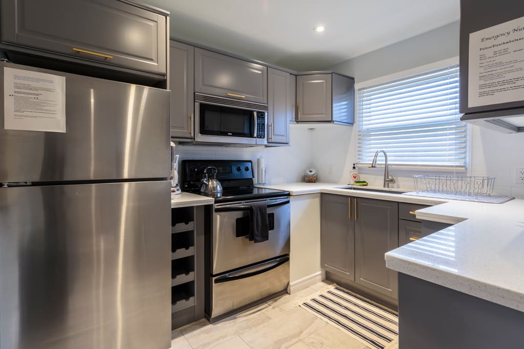 A cozy kitchen space with all of the necessities!