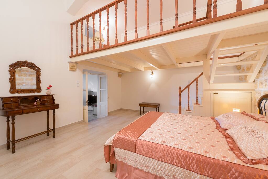 A Queen double convenient bed guarantees your fine sleep!
