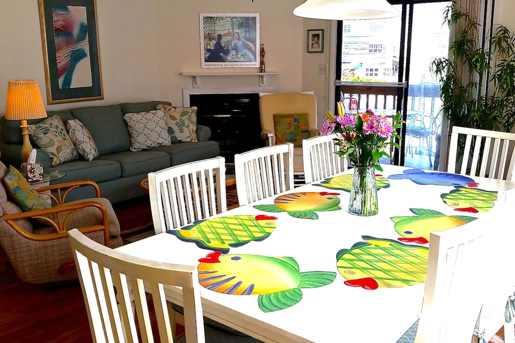 LR-Dining area w/private deck