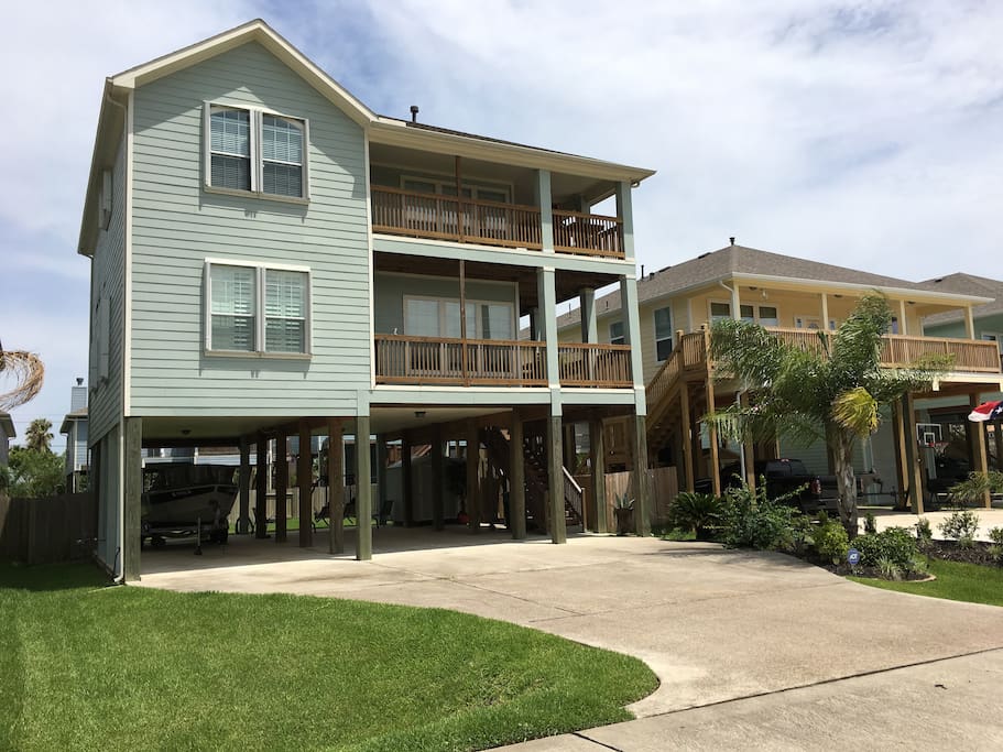 Bay house front view