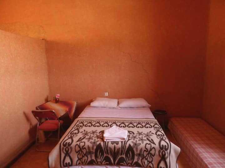 Large colorful rooms in Merzouga