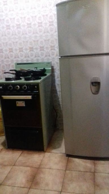apartamento equipado cocina refrigerador. 60mt2