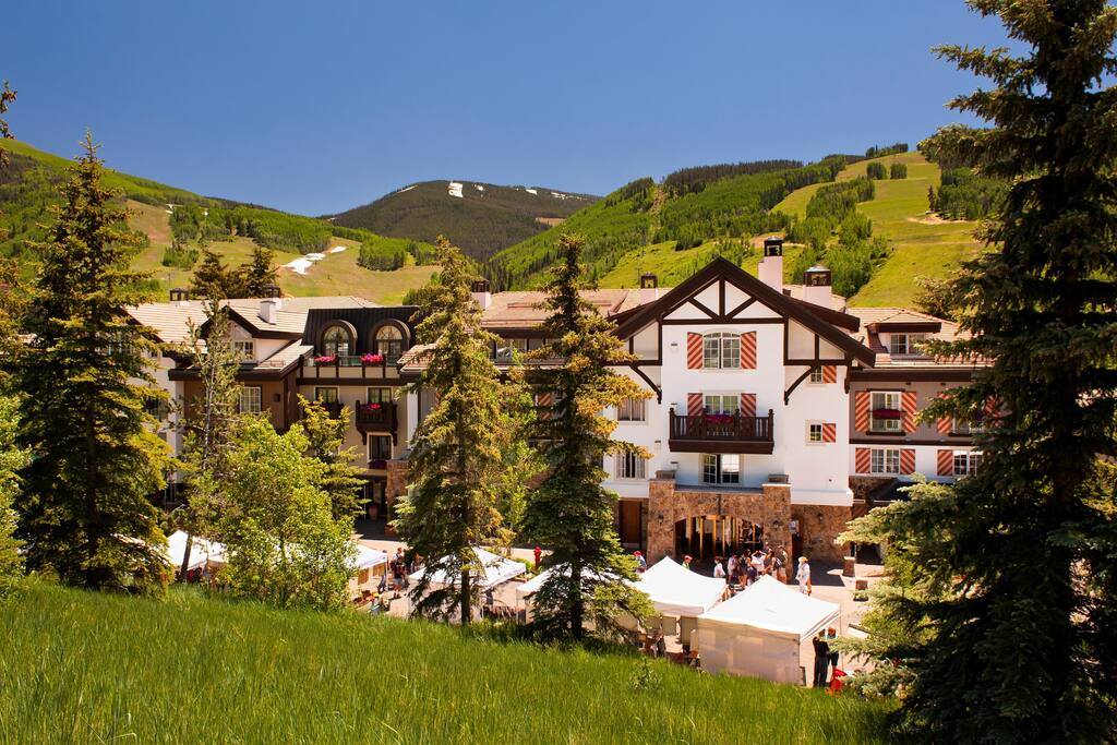 Enjoy the stylish mountain surroundings!