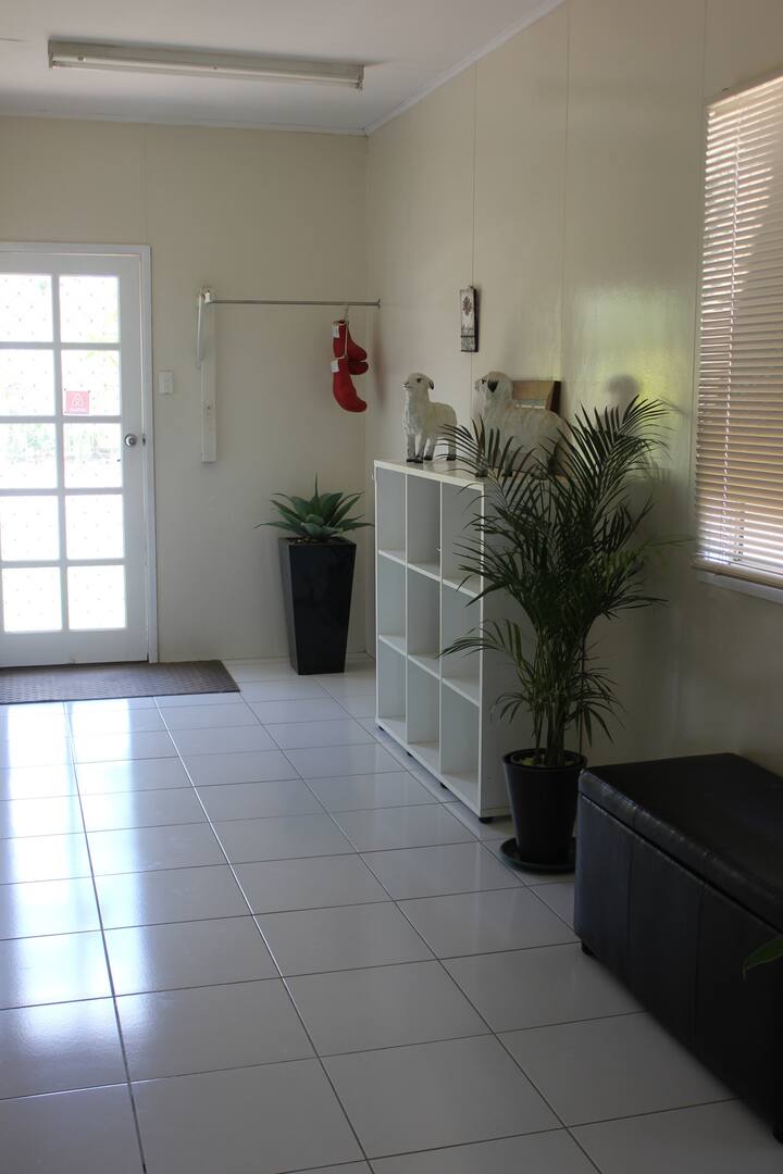 5 Best Airbnb Vacation Rentals In Longreach, Australia Updated 2024