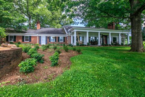 The Magnolia Manor at The Horse Shoe Farm