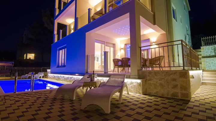 Luxe 5-sterren Villa Met Zeezicht Magic Voor 12 Personen Met Zwembad Eos-kroatië - Trogir