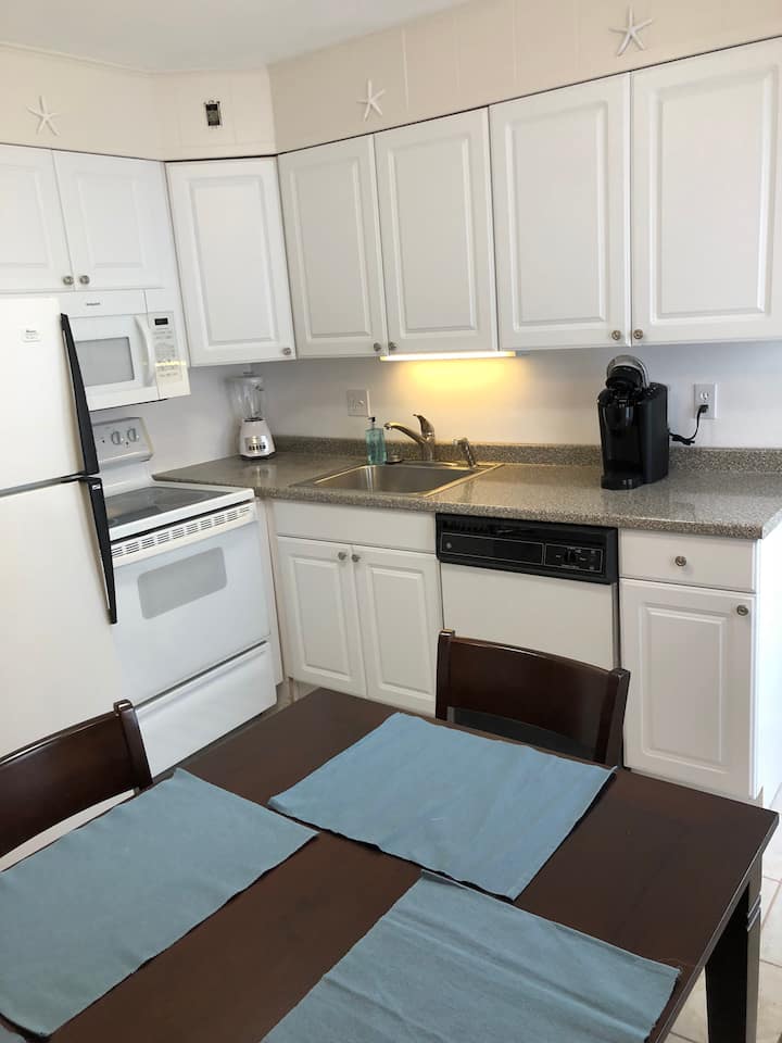 Condo E Asbury AveGold Coast LocationSpacious! Condominiums for