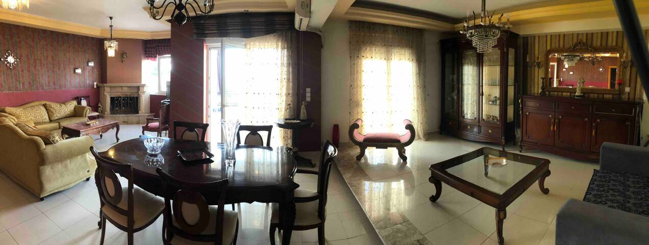 Family’s Holiday House gallery image 2