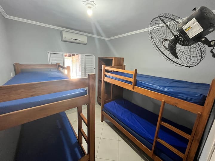 Внатрешна соба, 2 кревета на спрат. 