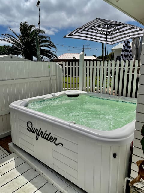 Casual Luxury  - spa, games room, pets welcome!