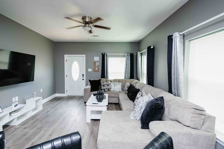 Fabulous *Brand New* 3 Bd In Central New Orleans - Chalmette, LA