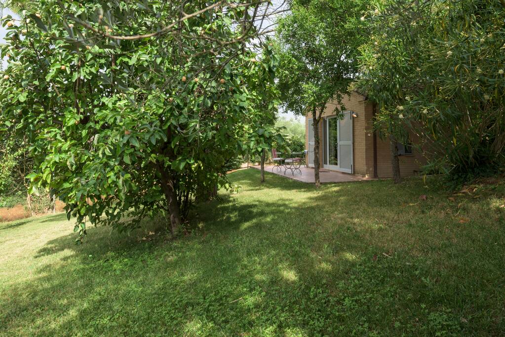 Casa piccola vom Obstgarten aus (Süd-Ost)