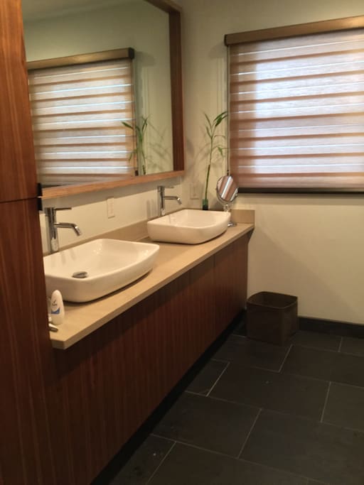luxury bathroom