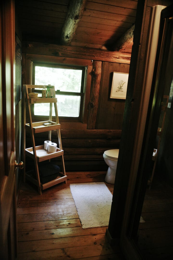 Perfect Eclectic and Cozy Log Cabin Cabins for Rent in Rhinebeck, New