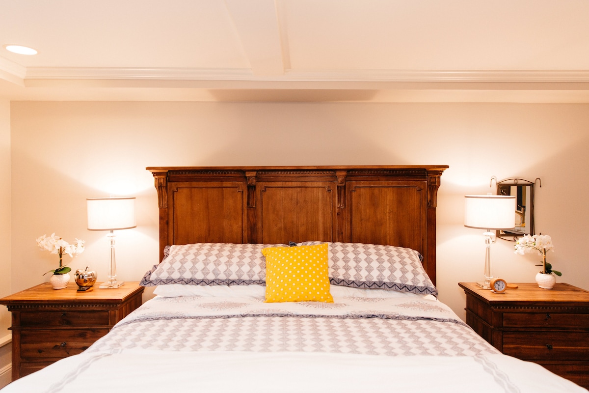 Daylight Laurelhurst Suite