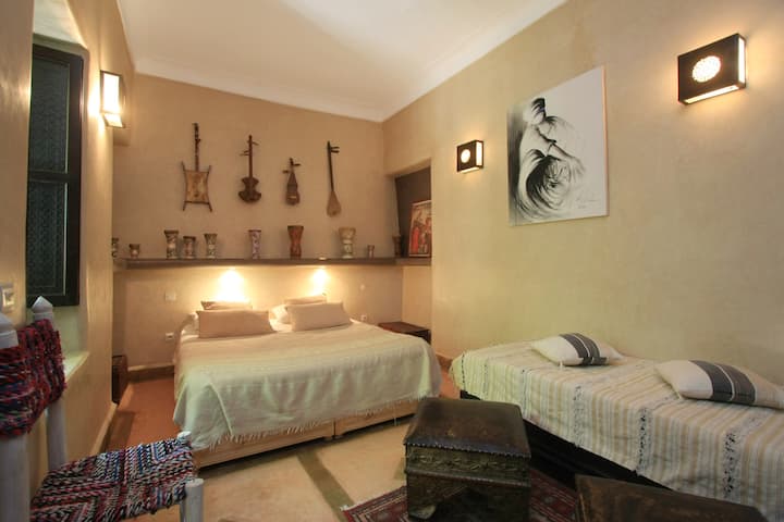Kamar House, www.darkamarrakechmedina.biz