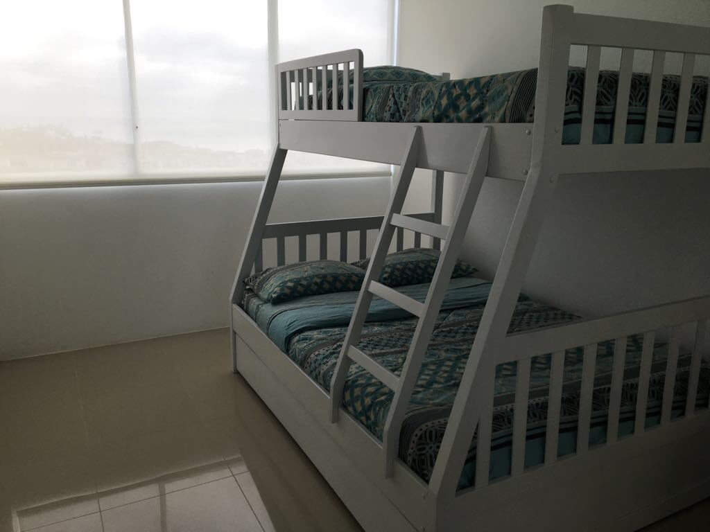 Spavaća soba s trokrevetnim krevetom na kat, jedna s 2 kreveta i 2 i pol kreveta