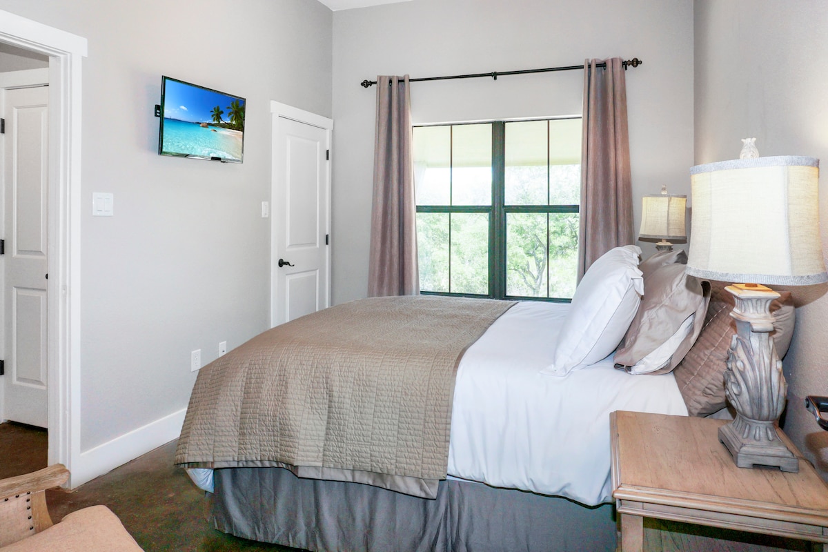 Apartmán na prízemí s luxusnou manželskou posteľou Queen