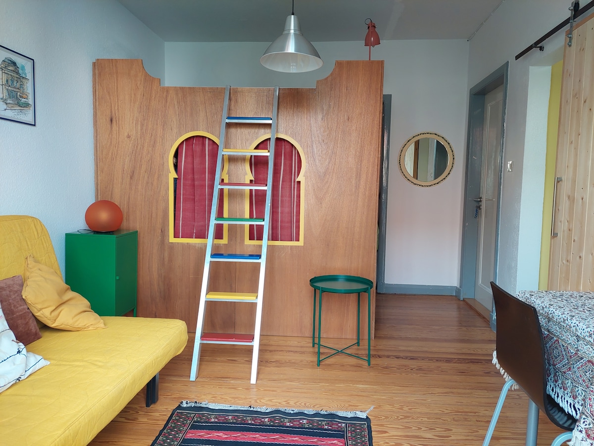 Popular Airbnb listing: 1-room apartment in central location with balcony in Findorff