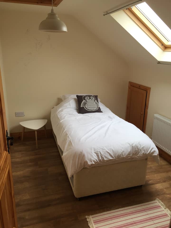 First floor single bedroom