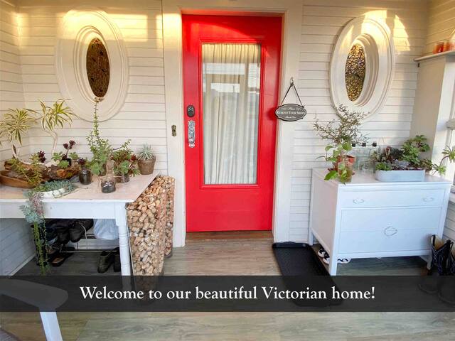 Spacious Full House 10 Minutes from The Mission gallery image 2