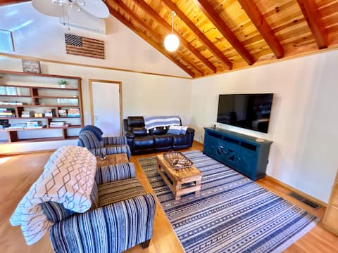 Top performing Airbnb: Cabin in Willow Cove w/ Boat Slip in Bass Lake