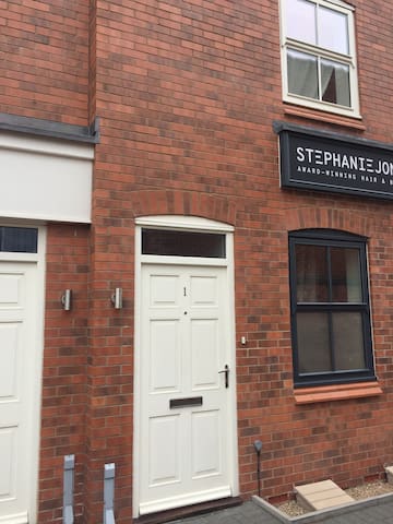 Contemporary 1 Bedroom Apartment, Ashby, Sleeps 4