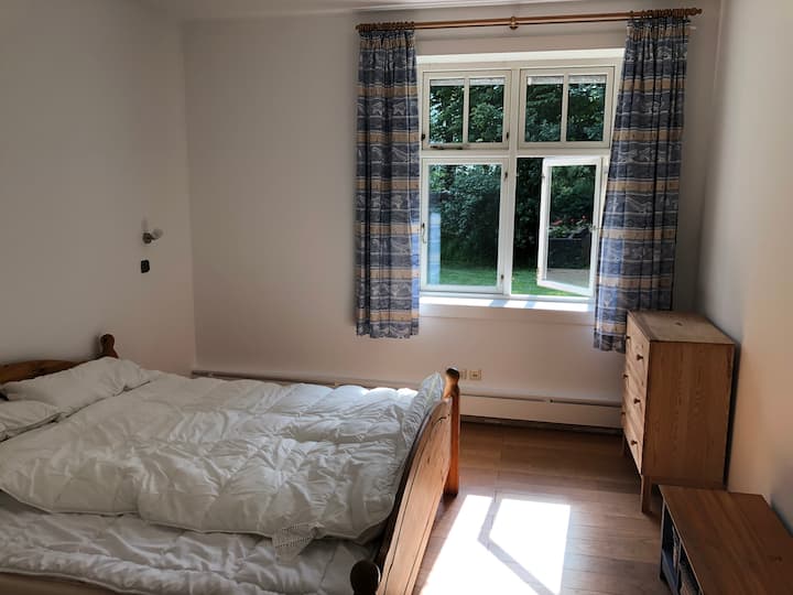 Schlafzimmer, Bett 180x200