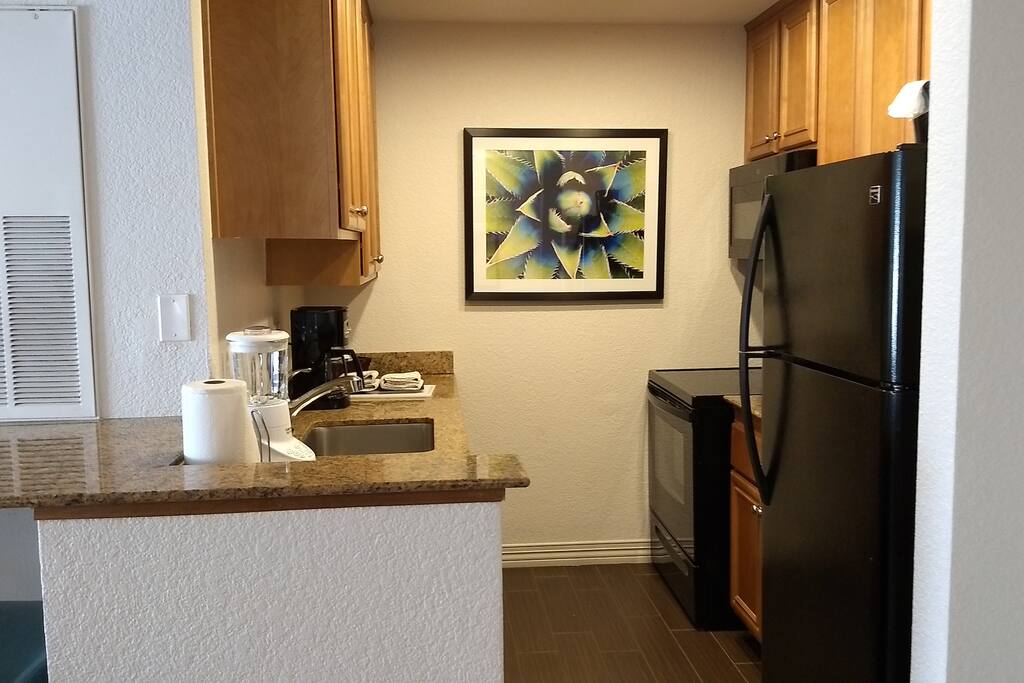 Full kitchen