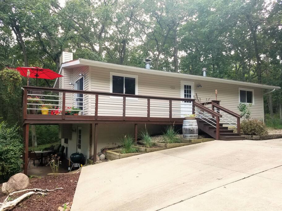 "Hideaway" cottage - pets welcome!