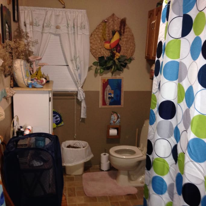 Large shared FULL Bathroom
