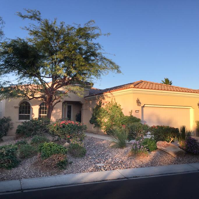 Our 1-story 2+ BR retreat is fully accessible and perfect for the snowbird seeking sun!