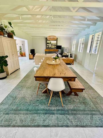 Open space living delight gallery image 2