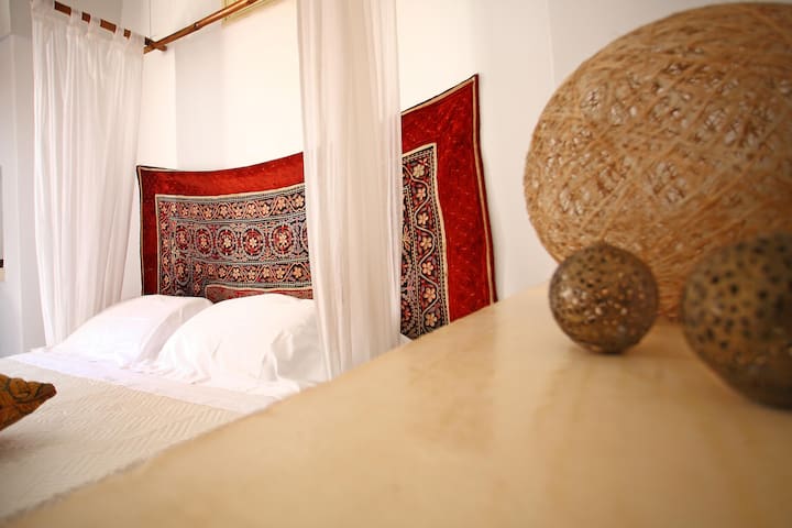 romantic flat in historic dwelling 