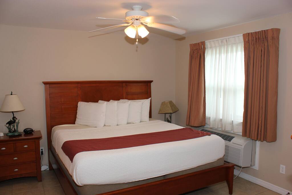 Another view of the bedroom i