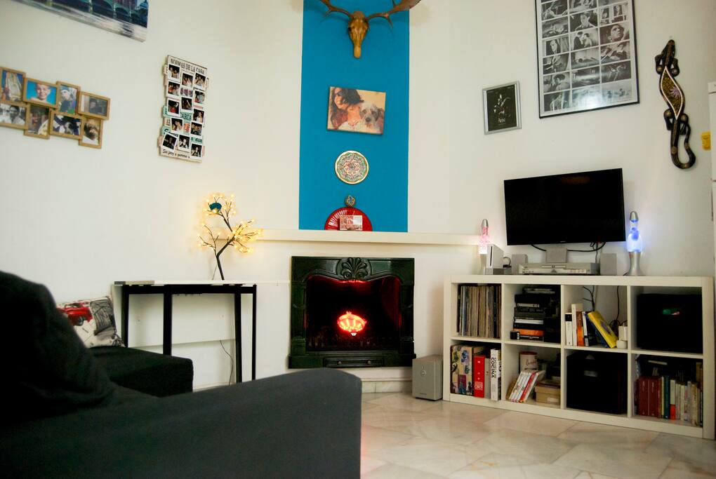Salón con chimenea