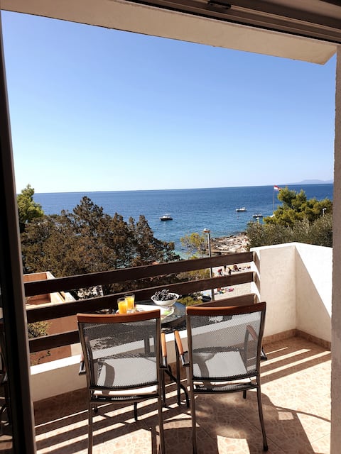 Sea side apartment Rošić