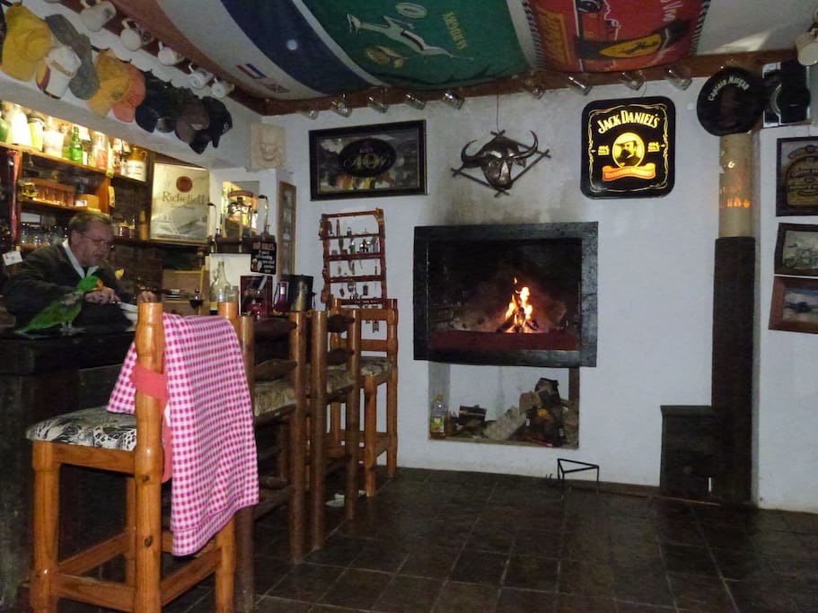 Les's man cave