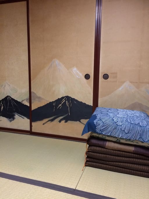 富士の描かれた襖 the Fusuma printed Mt Fuji