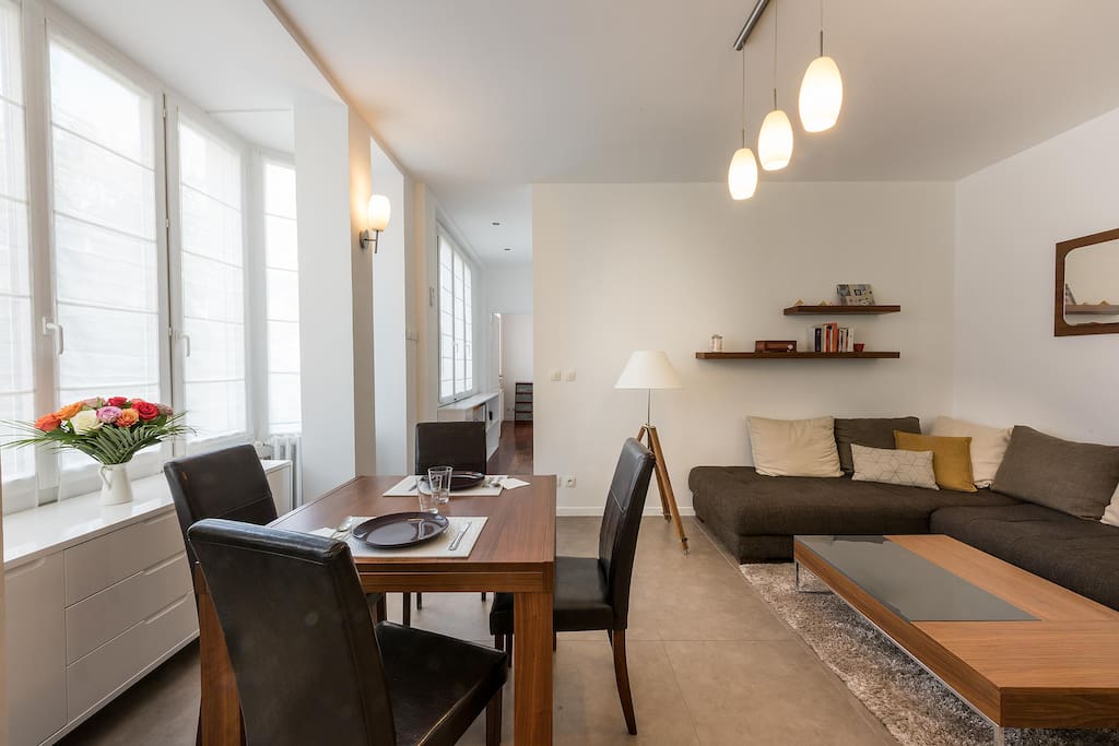 Voici le salon, principale pièce à vivre