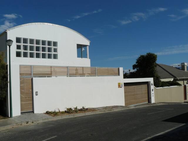 Adams place – Living at the beach in a Hidden Gem gallery image 2