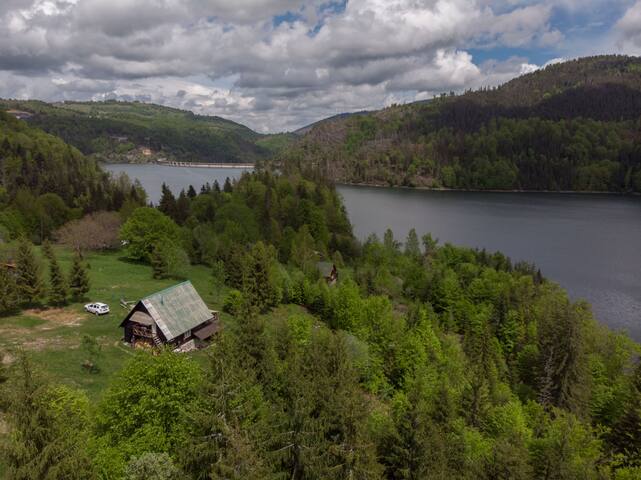 Cabana pe malul lacului Dragan, Cluj
