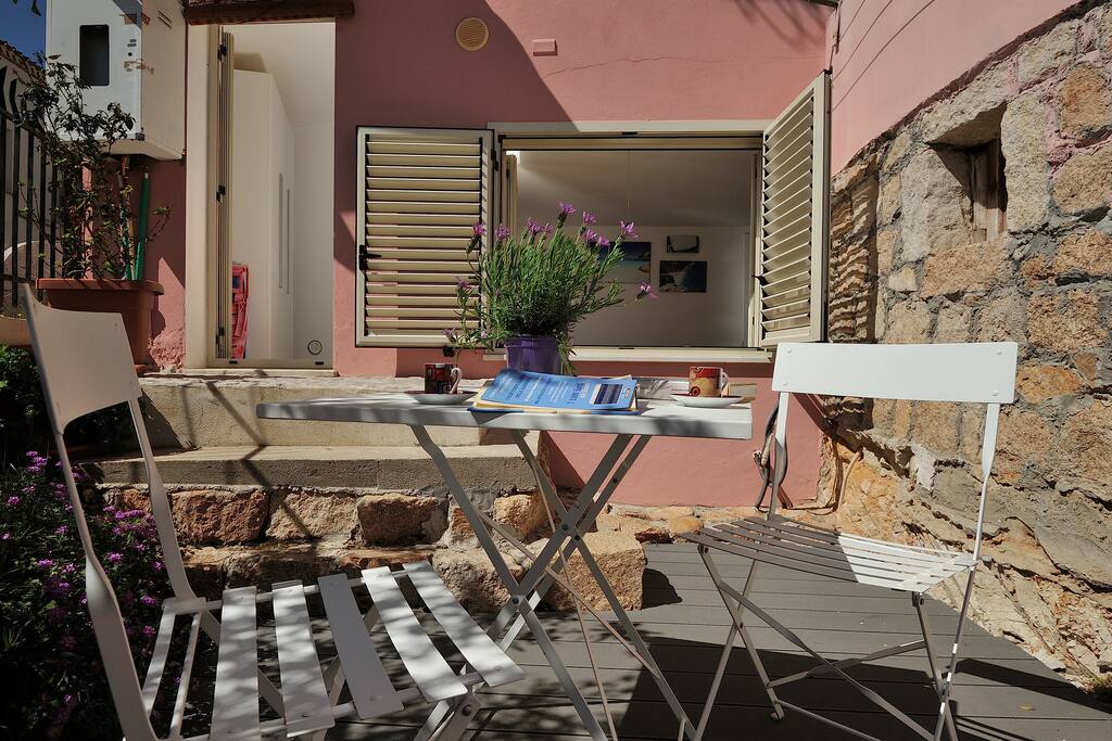 relax in the yard.