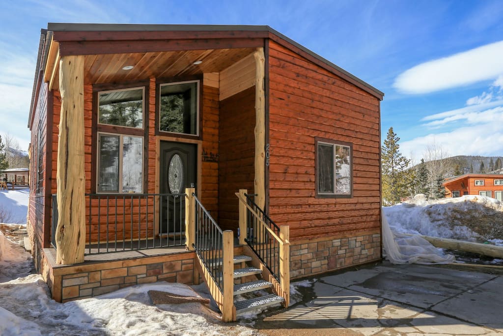 Newly built cabin style home with modern amenities