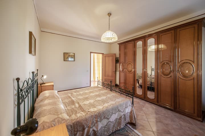 Second upstairs bedroom can be a twin or a double